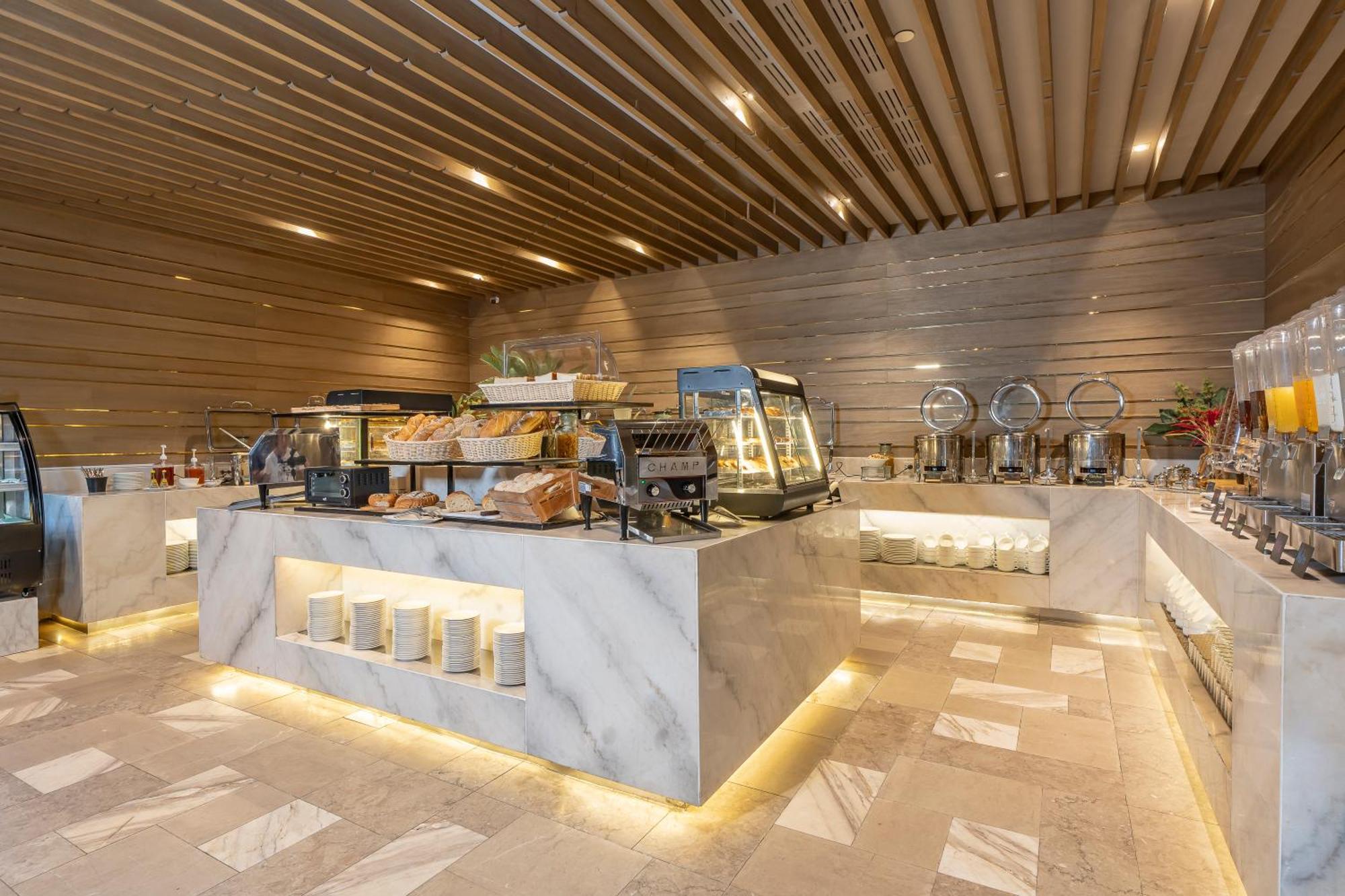 Arden Hotel And Residence By At Mind Chonburi Exterior photo